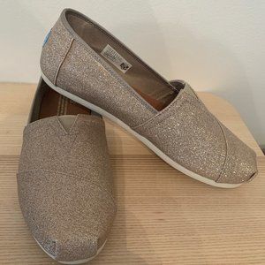 Rose Gold Sparkle Toms Slips Ons (8.5 W, NEW)